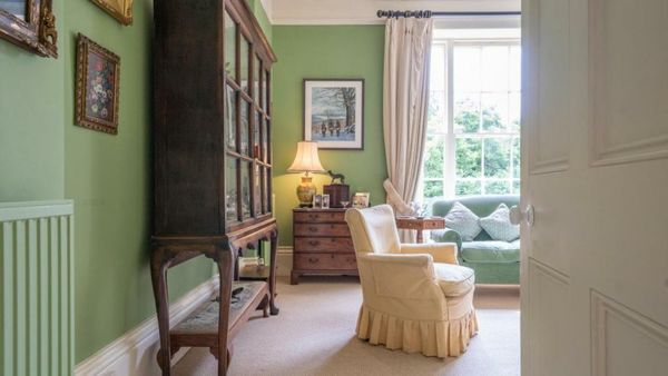 Pantybeiliau House Bed & Breakfast
