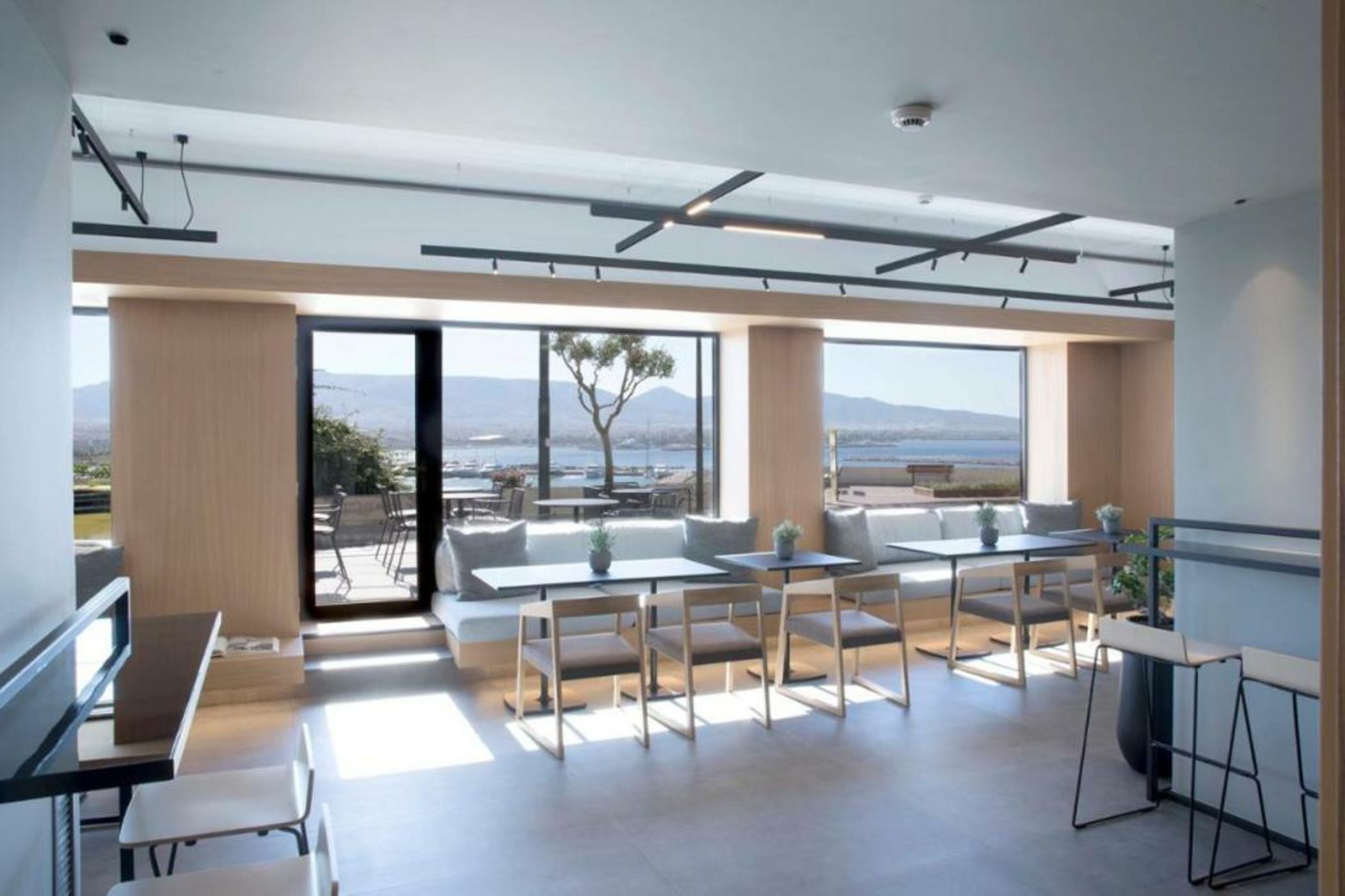 The Alex Monte Kastella, Santikos Collection