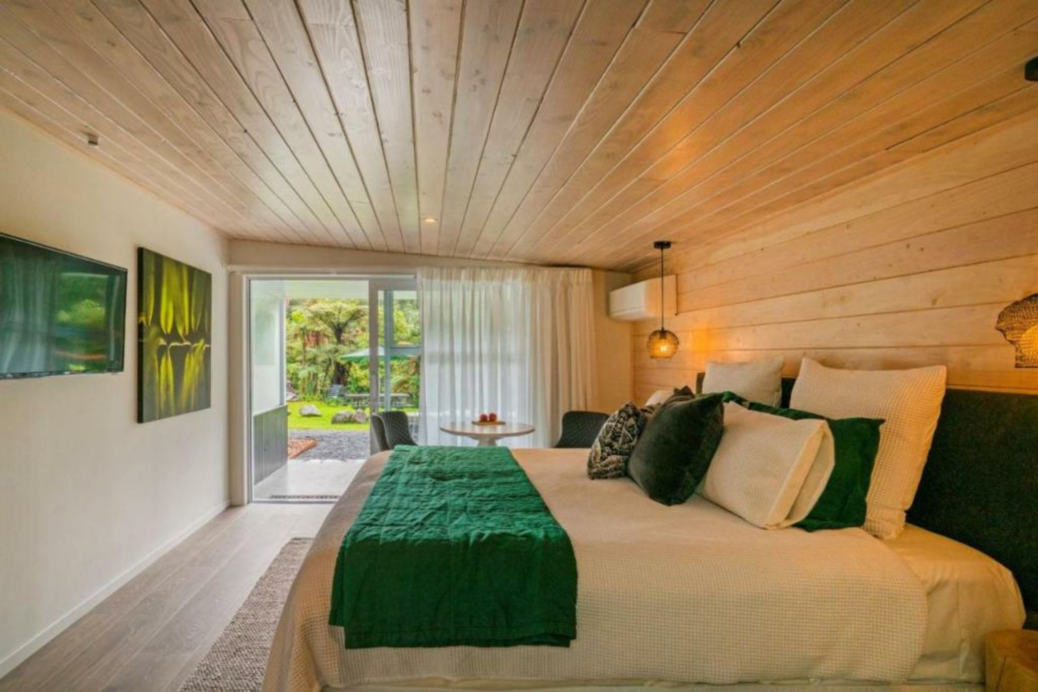 Wairua Lodge - Rainforest River Retreat