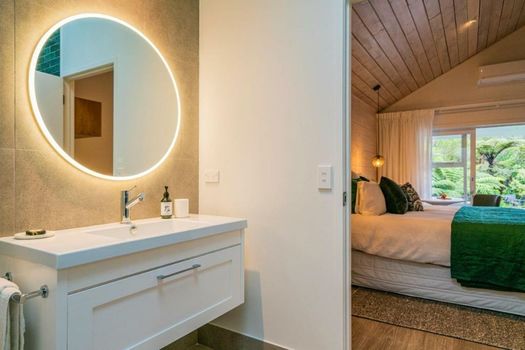 Wairua Lodge - Rainforest River Retreat
