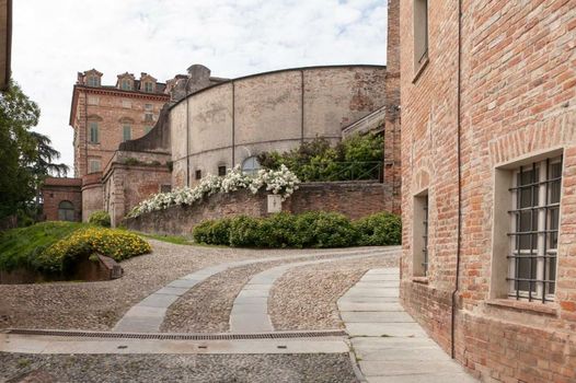 Marchesi Alfieri - Cantine e Ospitalità