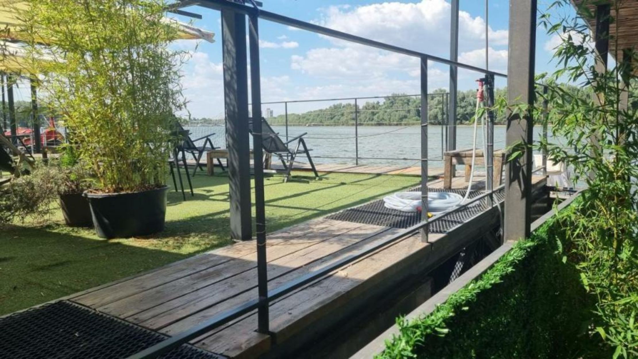 B&B Botel Charlie