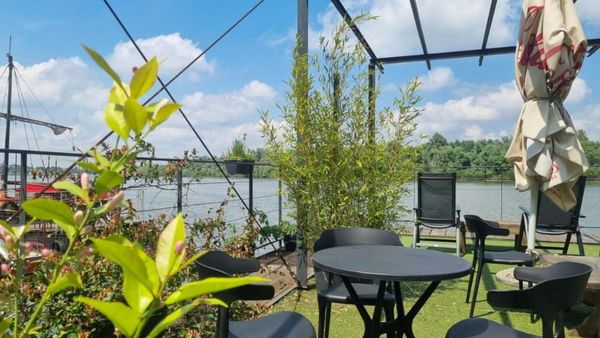 B&B Botel Charlie