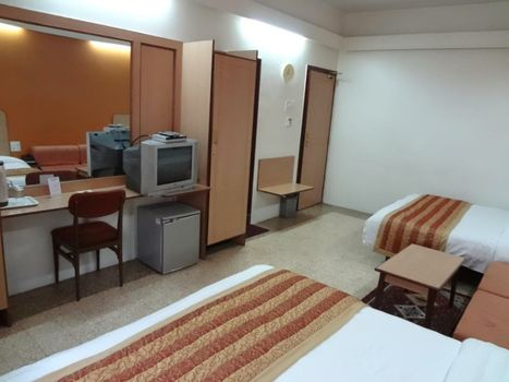 Chateau Windsor Hotel - Marine Drive