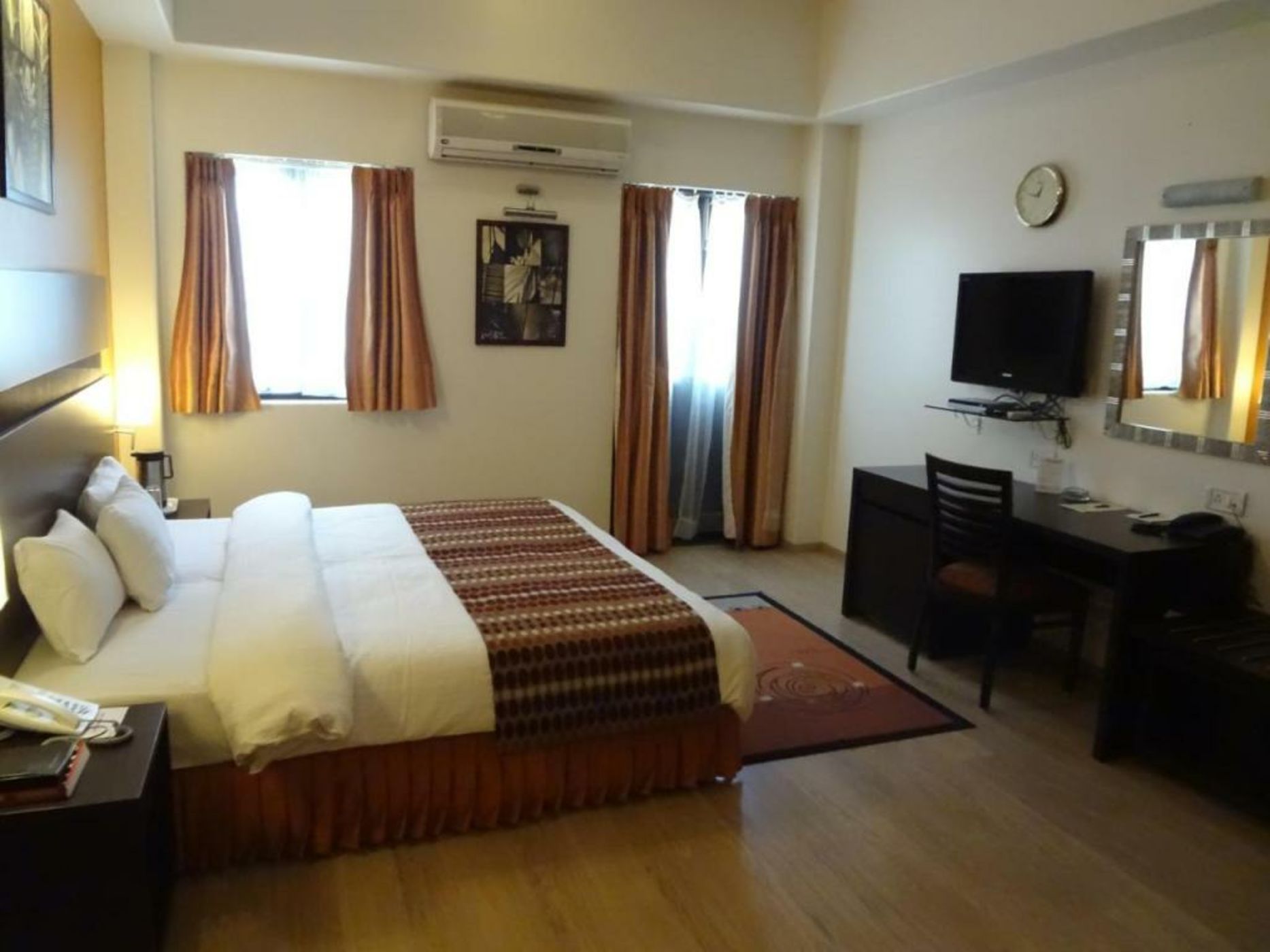 Chateau Windsor Hotel - Marine Drive