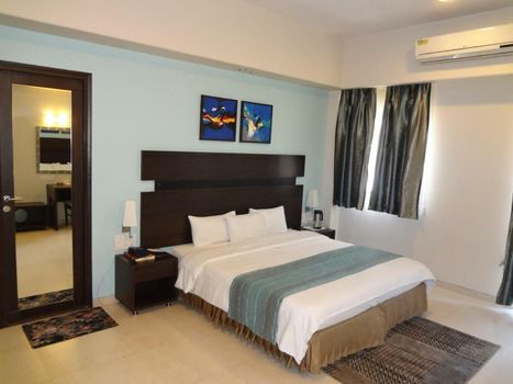 Chateau Windsor Hotel - Marine Drive