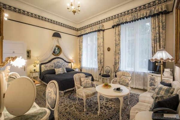 Hotel Belle Epoque