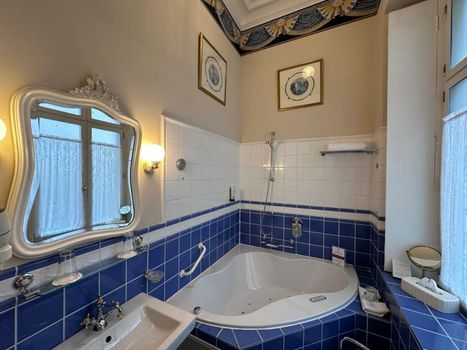 Hotel Belle Epoque