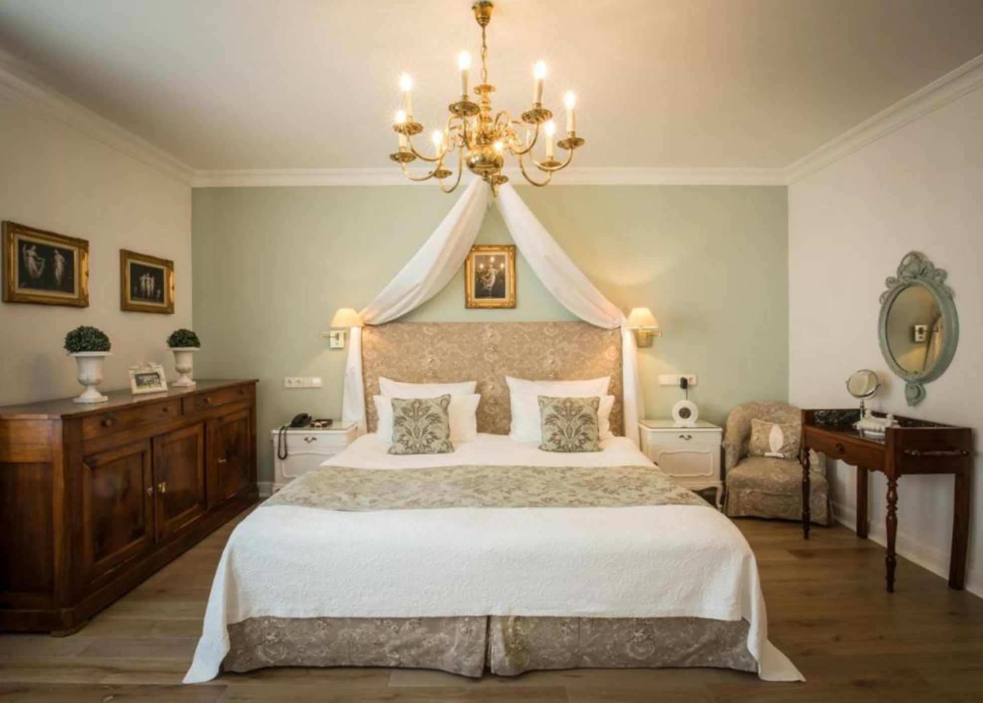 Hotel Belle Epoque