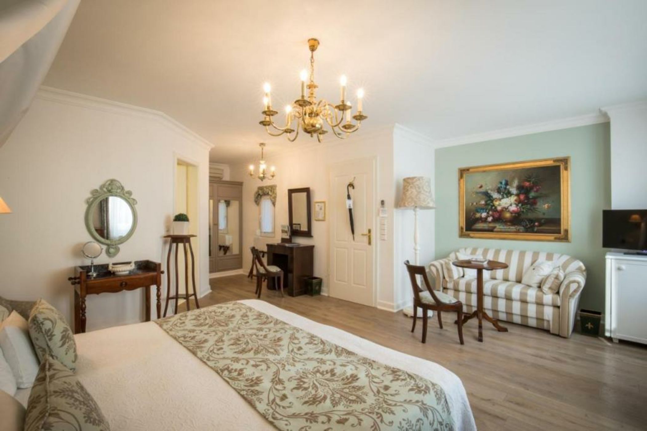 Hotel Belle Epoque