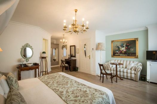 Hotel Belle Epoque