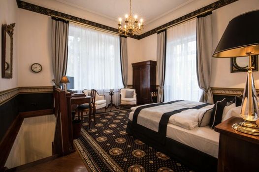 Hotel Belle Epoque