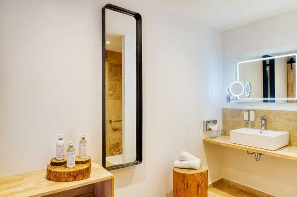 Le Domaine de Baulieu, Singuliers Hotels