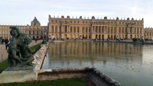 Les Versaillaises
