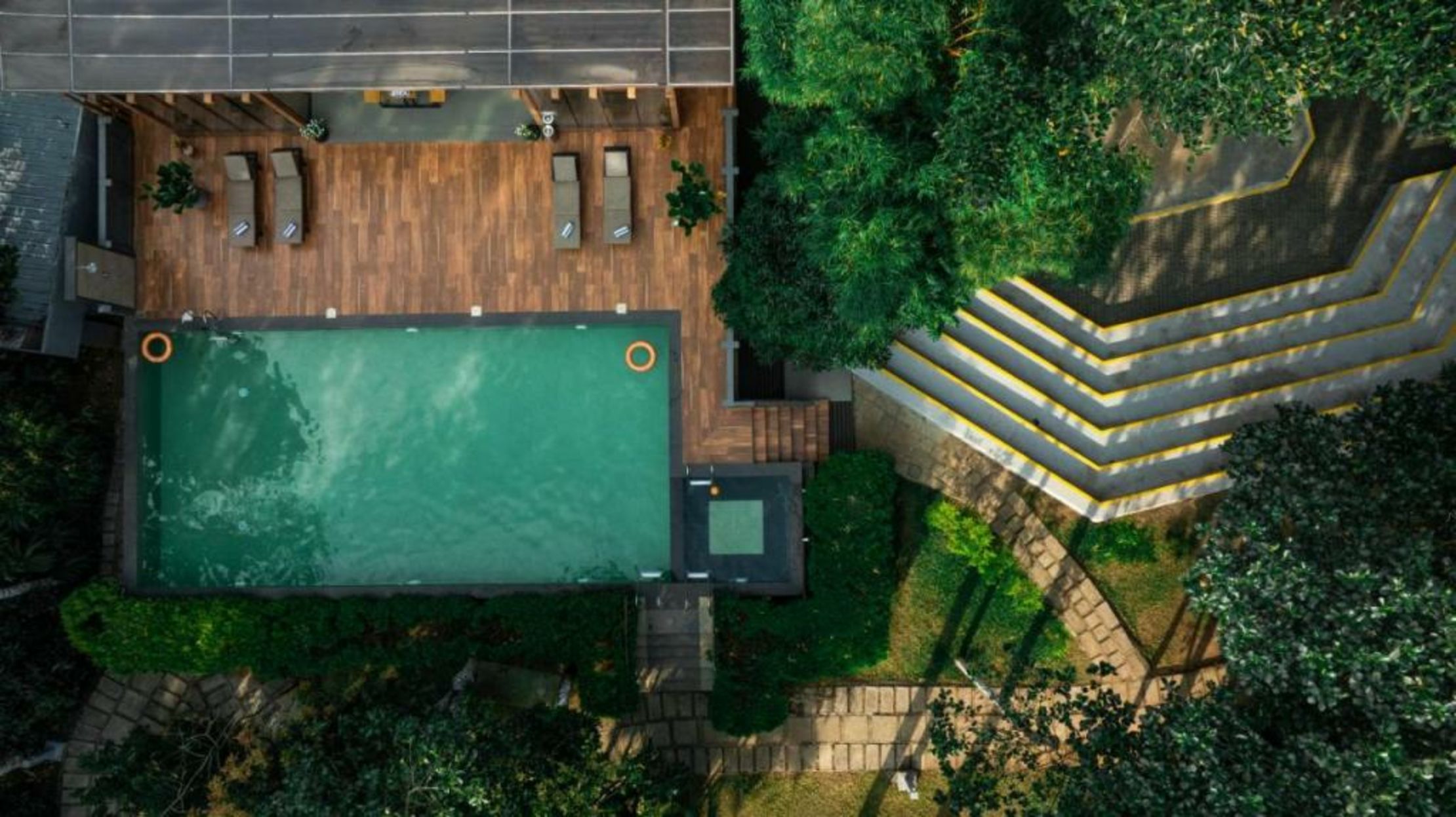 The Mountain Courtyard Thekkady