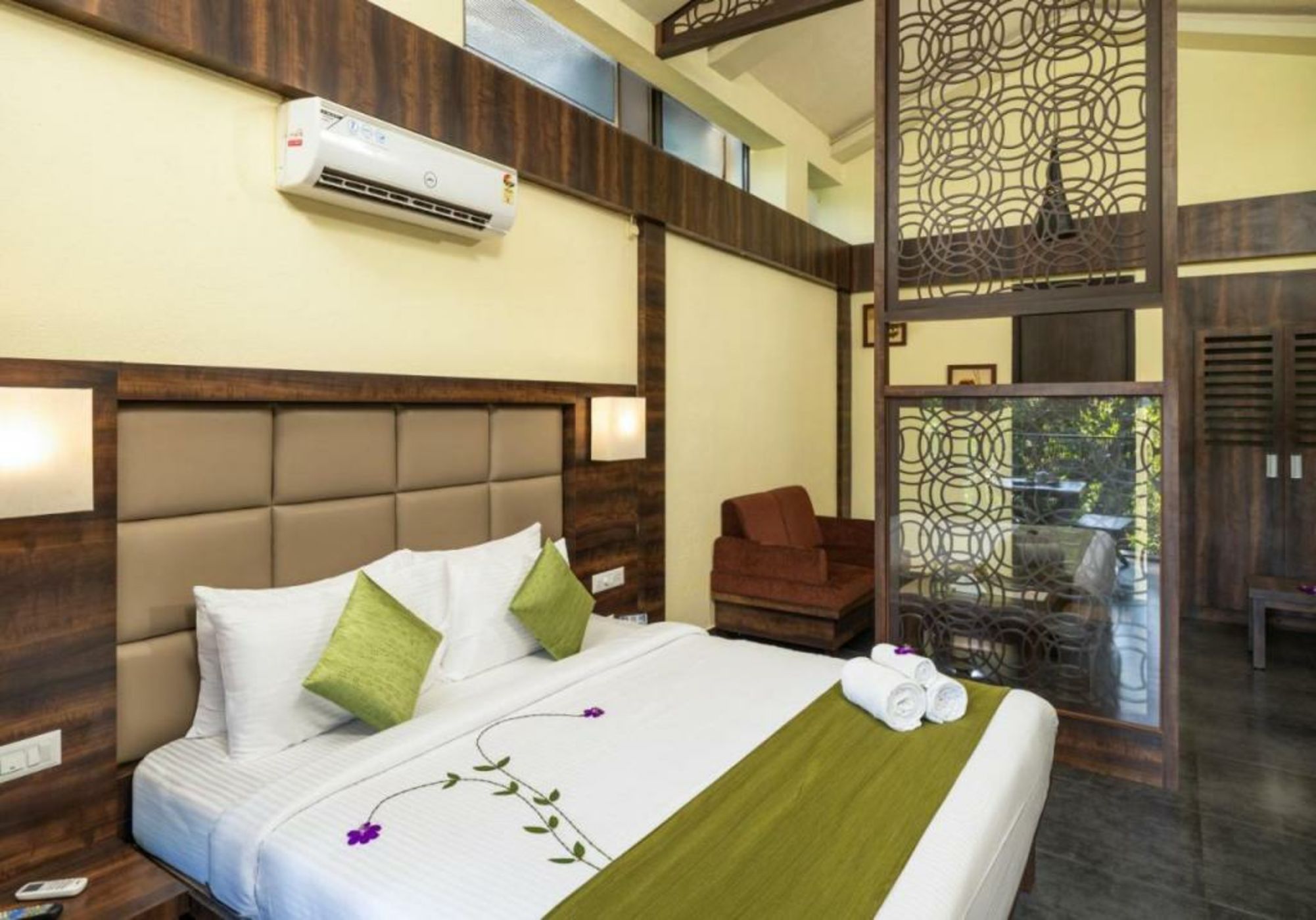 The Mountain Courtyard Thekkady