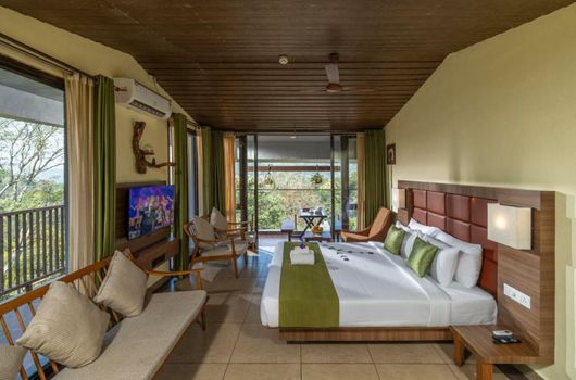 The Mountain Courtyard Thekkady