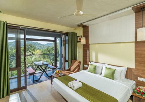 The Mountain Courtyard Thekkady