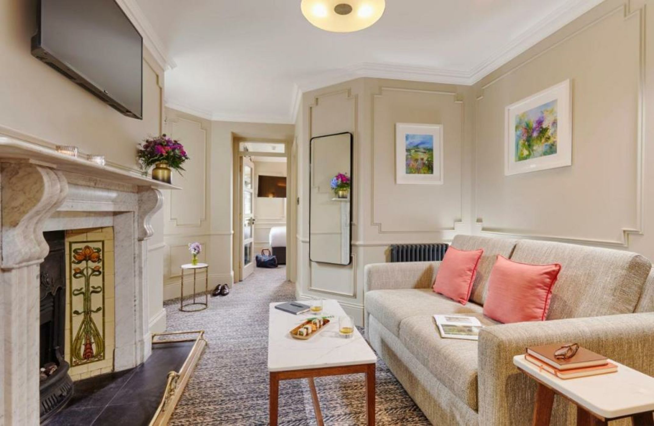 Waterloo Town House & Suites