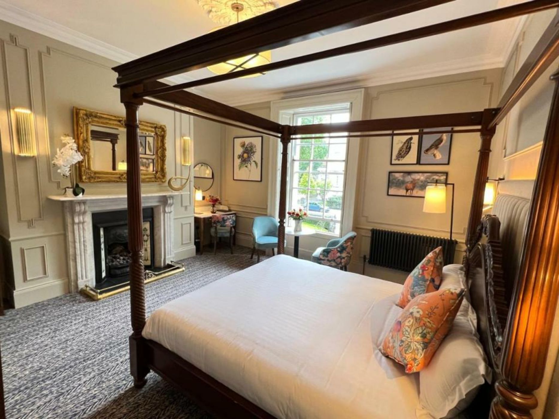 Waterloo Town House & Suites