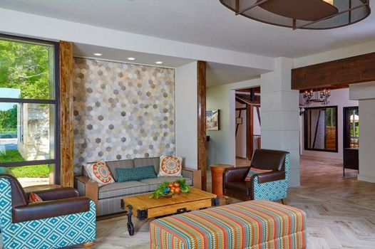 Fredericksburg Inn and Suites