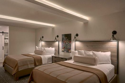 Fredericksburg Inn and Suites