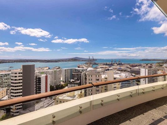 Pullman Auckland Hotel & Apartments