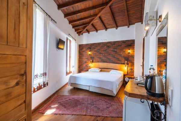Amazon Petite Palace
