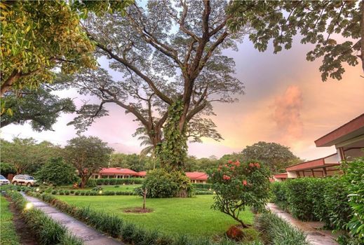 Hacienda Guachipelin Volcano Ranch Hotel & Hot Springs