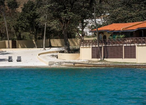 Secret Harbour Boutique Hotel and Marina