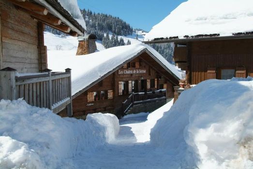 Les Chalets de la Serraz