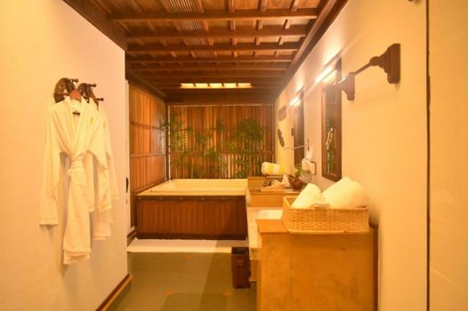Kumarakom Lake Resort