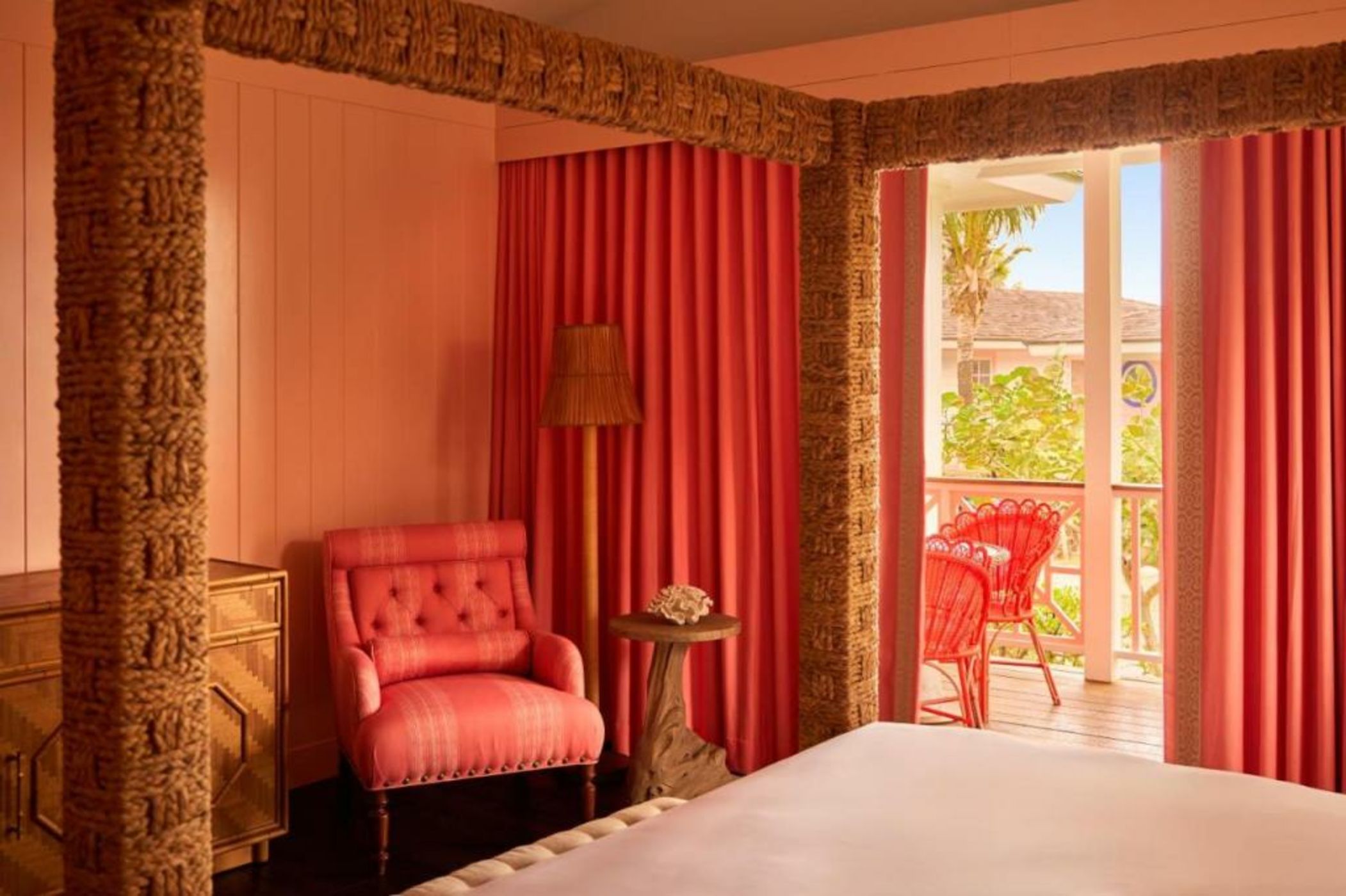 Coral Sands Inn & Cottages