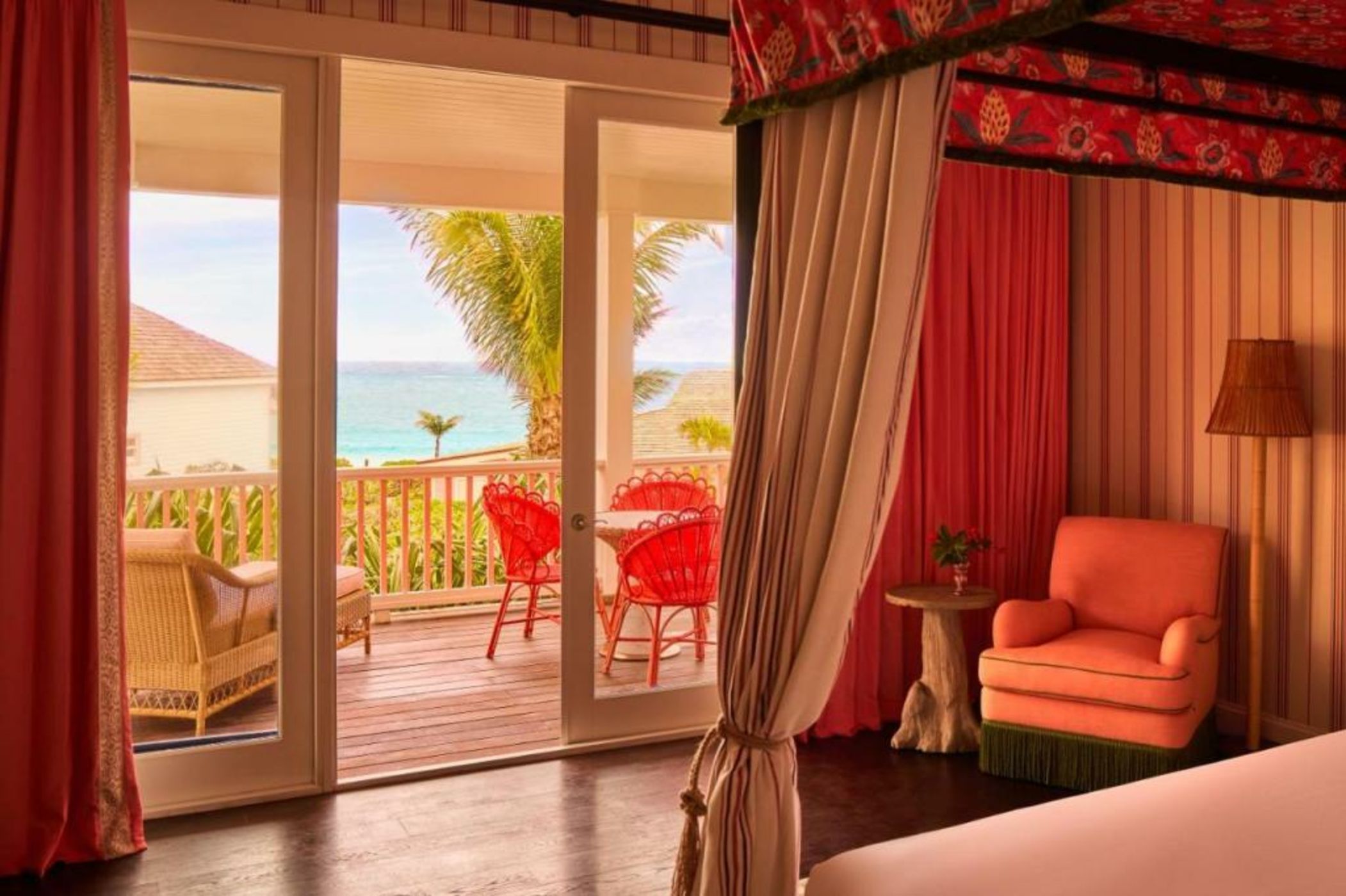 Coral Sands Inn & Cottages