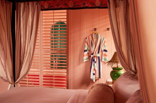 Coral Sands Inn & Cottages