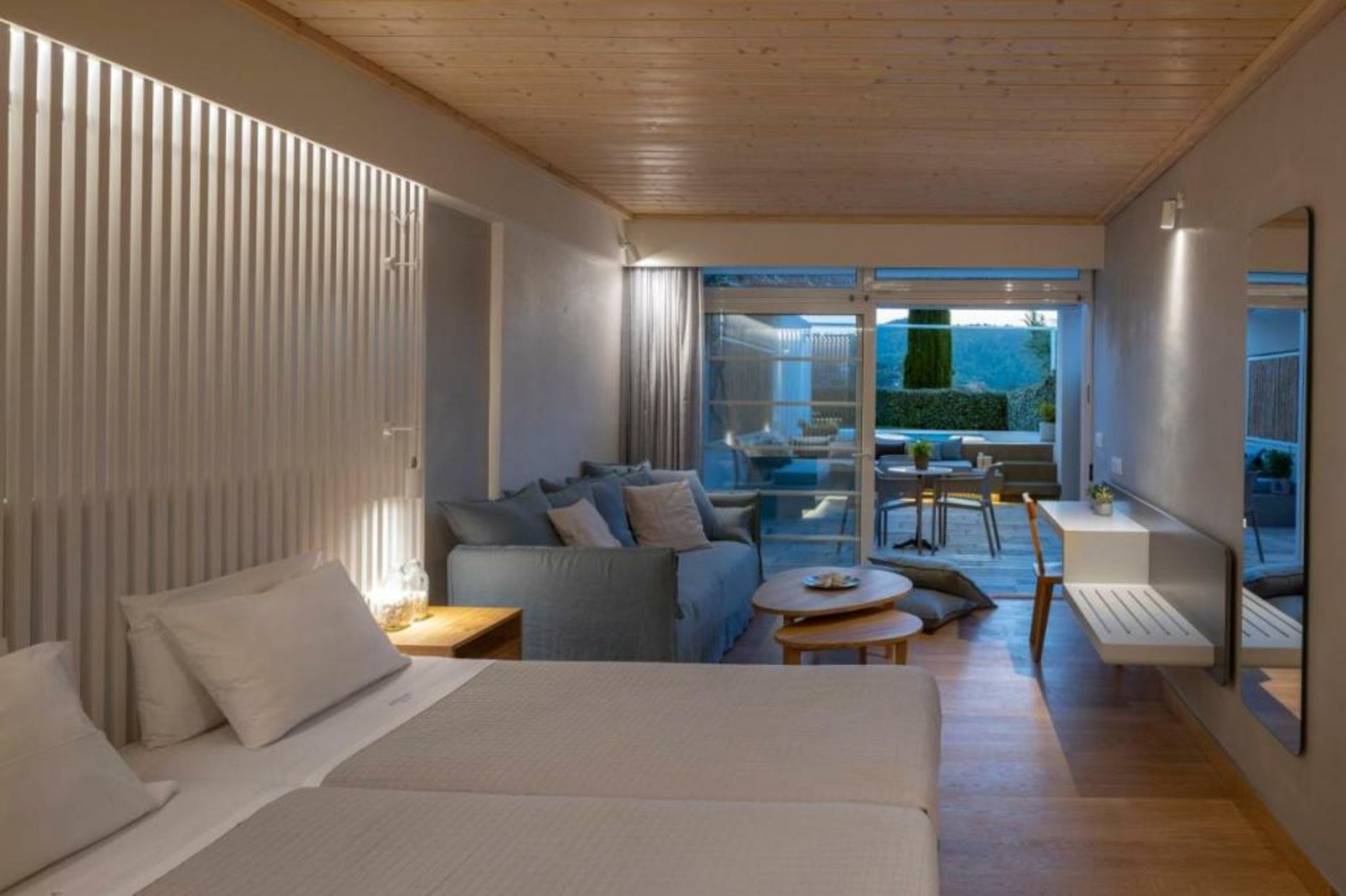Atrium Hotel