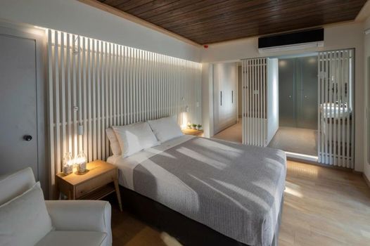 Atrium Hotel