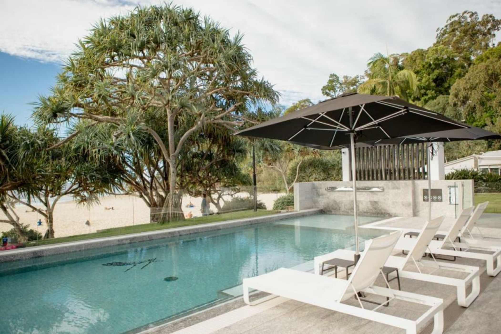 Netanya Noosa Beachfront Resort