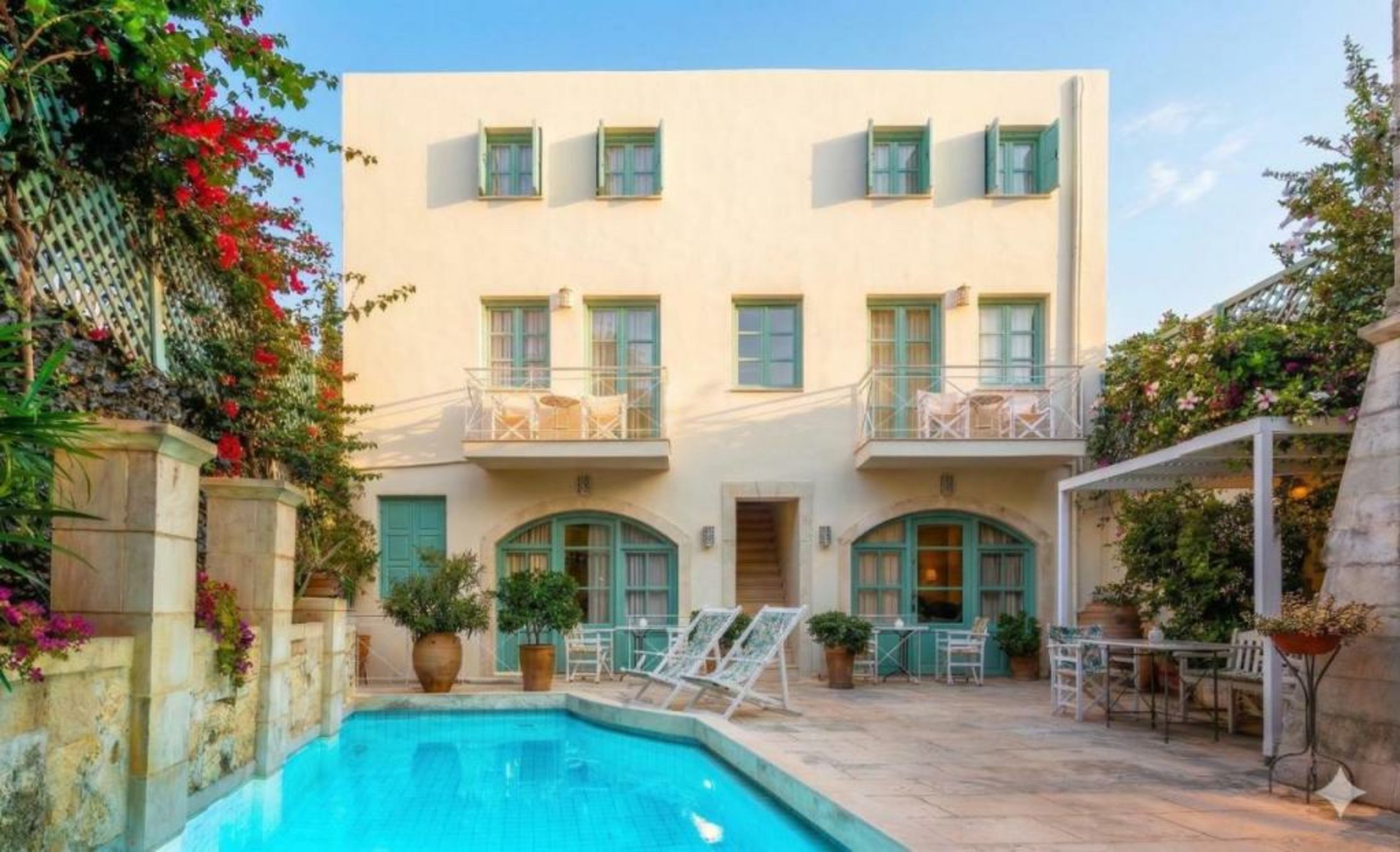 Mythos Suites Boutique Hotel