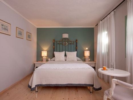 Mythos Suites Boutique Hotel