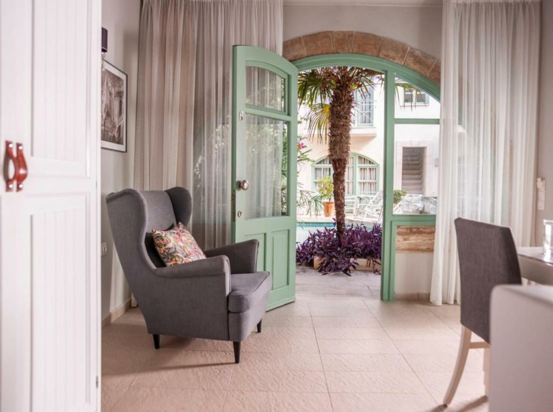 Mythos Suites Boutique Hotel