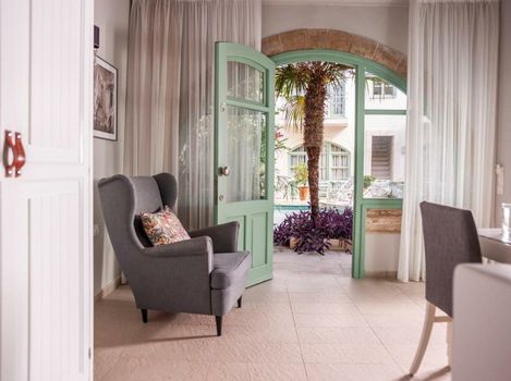 Mythos Suites Boutique Hotel