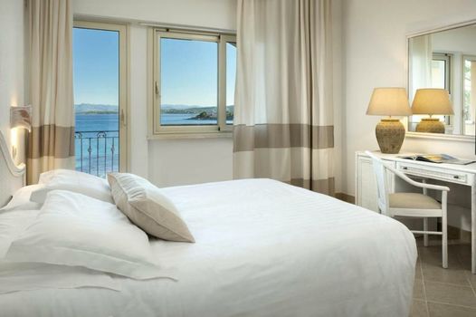 Gabbiano Azzurro Hotel & Suites