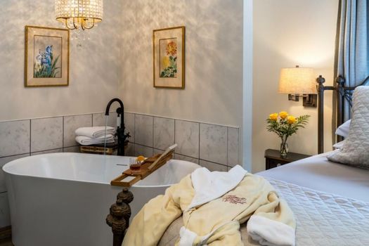 Arsenic and Old Lace Bed & Breakfast Inn