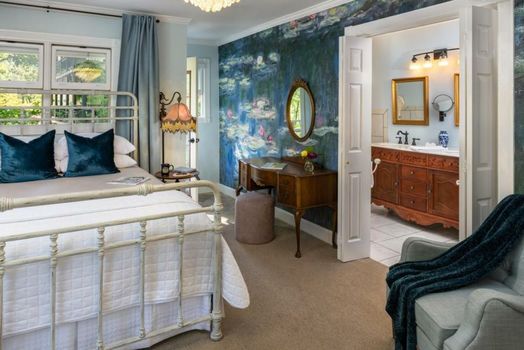 Arsenic and Old Lace Bed & Breakfast Inn
