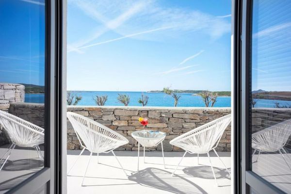 Paros Comfy Suites