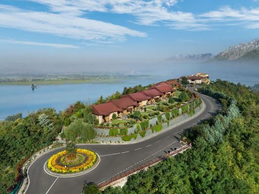 Taj Dal View Srinagar