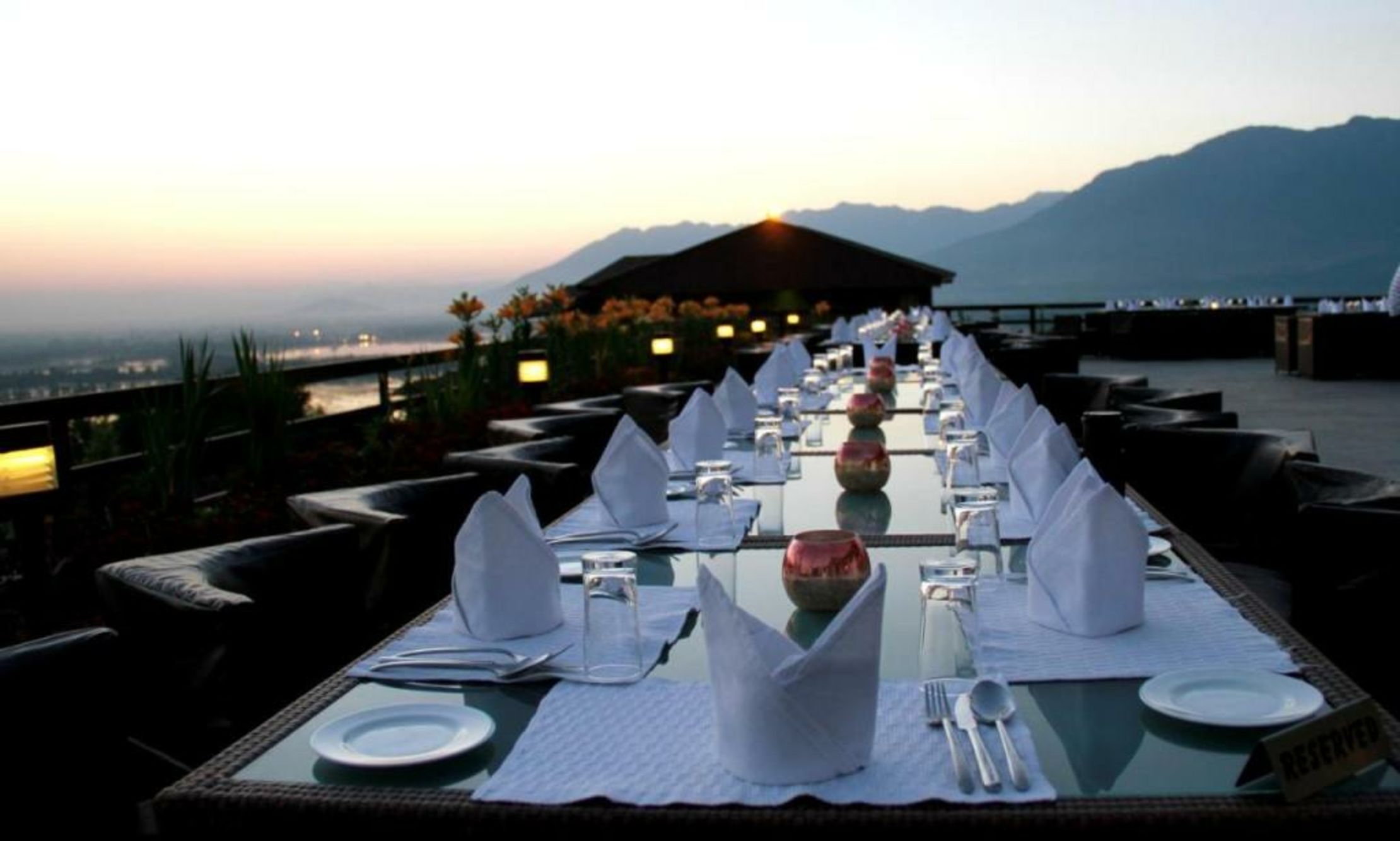 Taj Dal View Srinagar