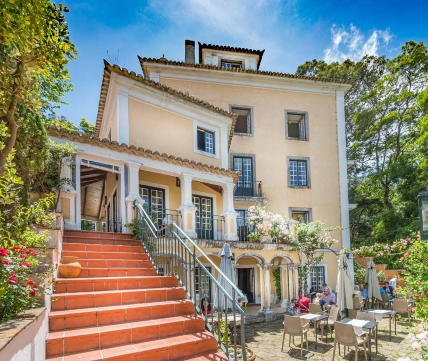 Lawrences Hotel