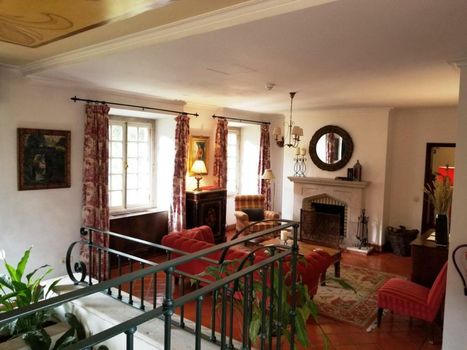 Lawrences Hotel